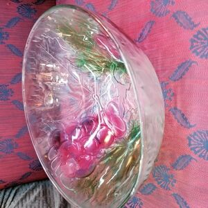 Elegant Glass Fruit Bowl. Embossed With Green and Red Grapes and Green Leaves
